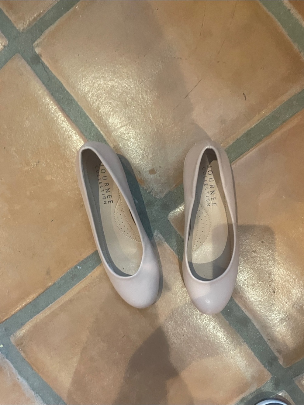 Journee Collection Nude/Pink Rounded Toe Pumps - Picture 5 of 5